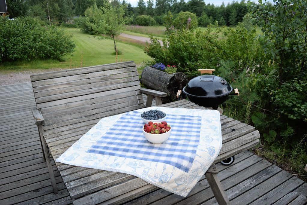 Hotel Hanhi Lapinjarvi Bagian luar foto