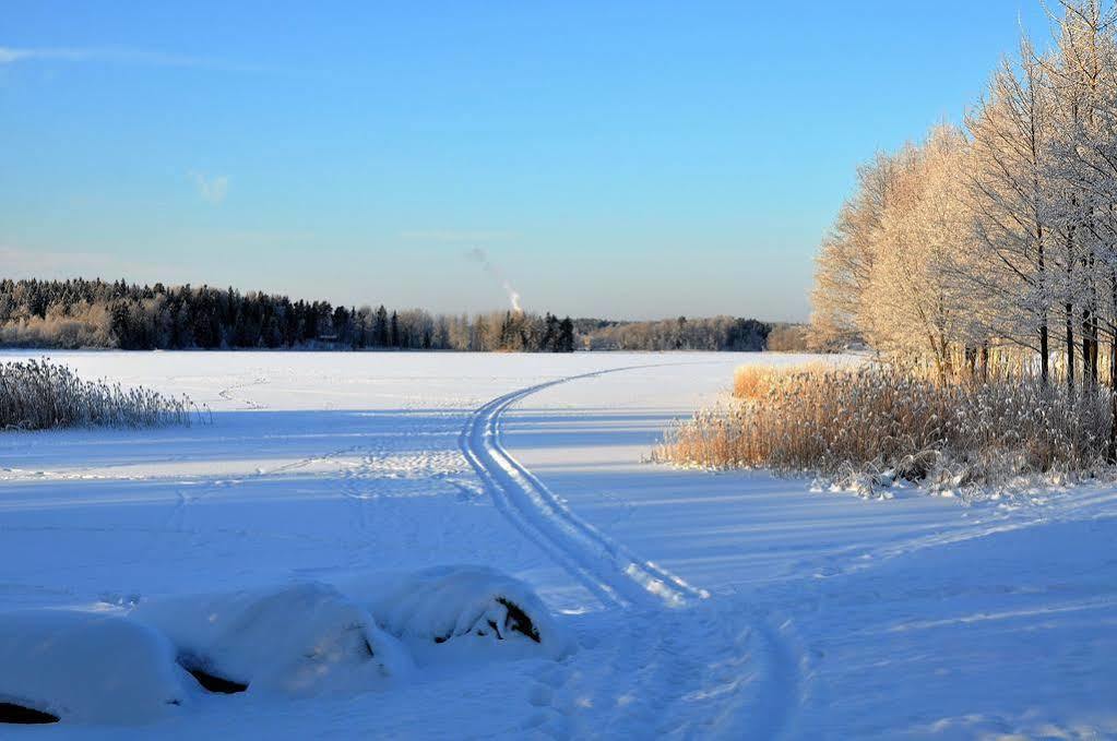 Hotel Hanhi Lapinjarvi Bagian luar foto